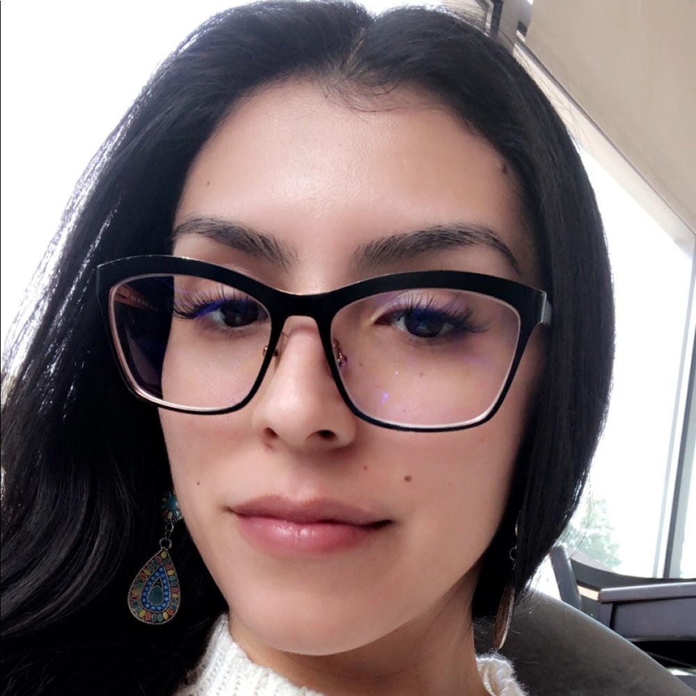 Meet your Posher, Antoinette